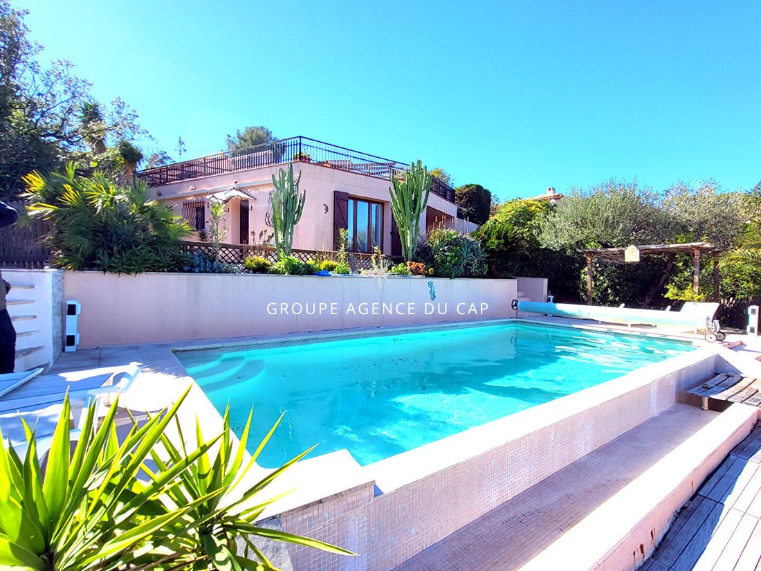 Villa in Les Issambres, Roquebrune-sur-Argens, France 2 - 15043458