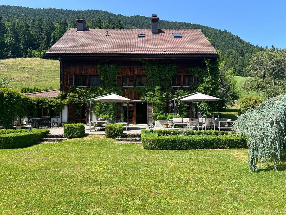 Chalet in Rougemont, Vaud, Switzerland 2 - 17049426