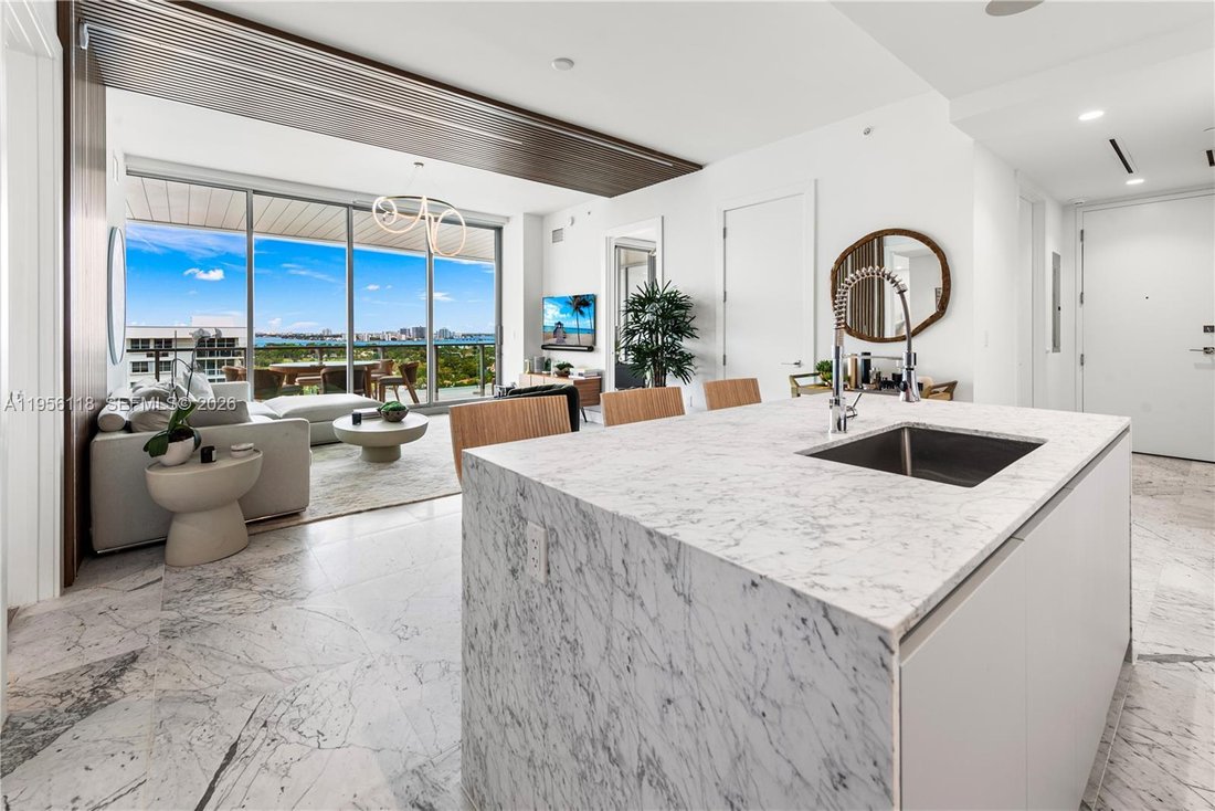 Condo in Miami Beach, Florida, United States 5 - 17056851