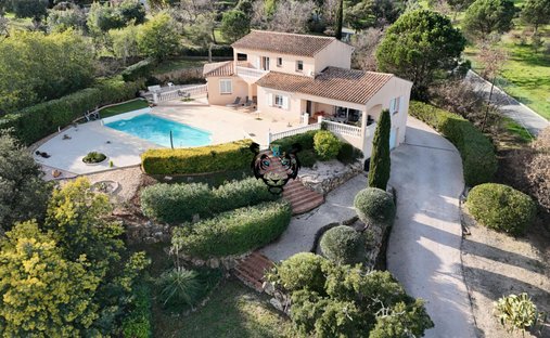 House in Ecarts, Roquebrune-sur-Argens, France 1