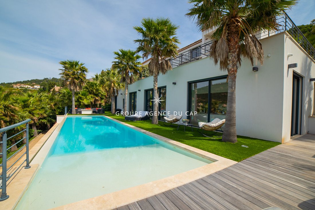Villa in Les Issambres, Roquebrune-sur-Argens, France 1 - 14779551