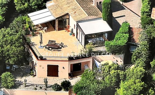 Villa in Les Issambres, Roquebrune-sur-Argens, France 1