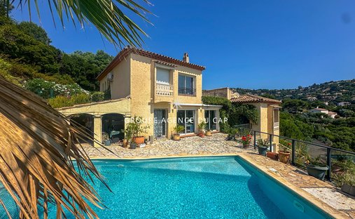 Villa in Les Issambres, Roquebrune-sur-Argens, France 1