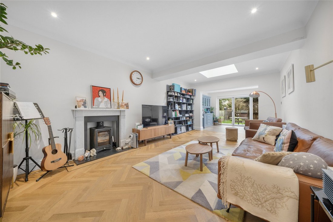 House in Knaphill, Woking, England 5 - 17050939