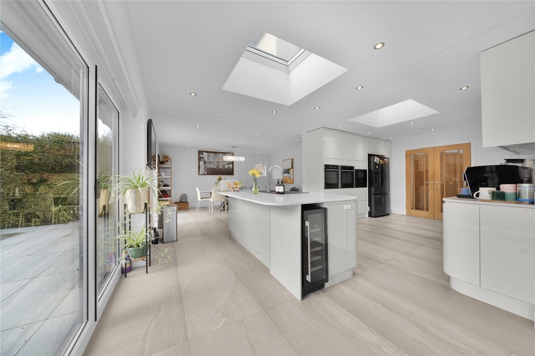 House in Knaphill, Woking, England 2 - 17050939