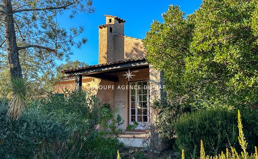Villa à Fréjus, Provence-Alpes-Côte d'Azur, France 1