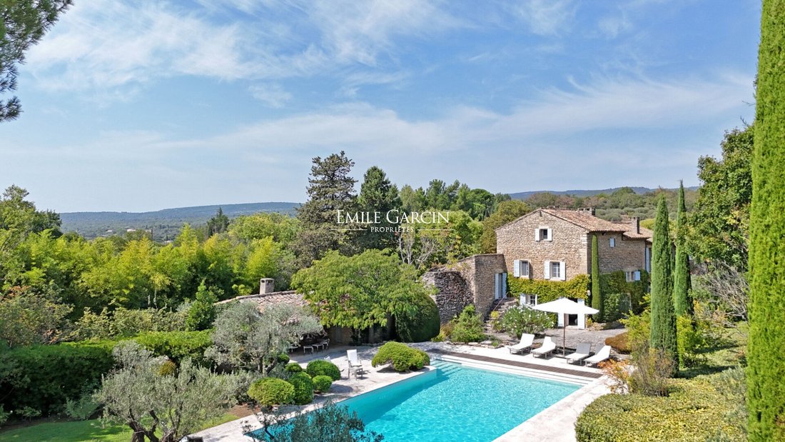 Villa in Cabrières-d'Avignon, Provence-Alpes-Côte d'Azur, France 1 - 16106612