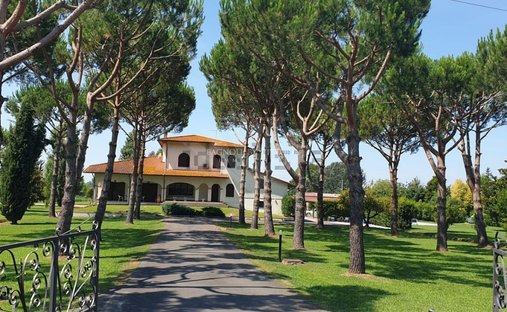 Villa in Tonfano, Pietrasanta, Italy 1