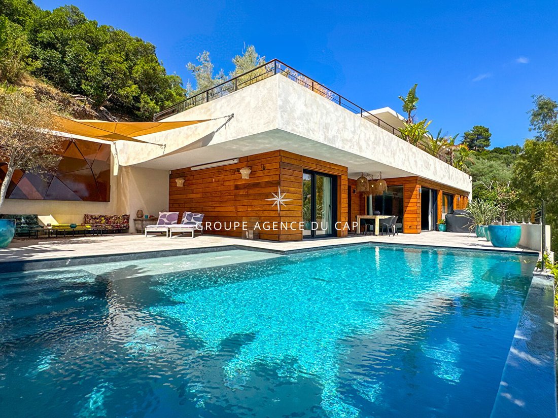 Villa in Les Issambres, Roquebrune-sur-Argens, France 2 - 16968958