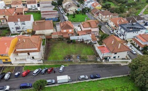 Terreno a Santo António dos Cavaleiros, Lisbona, Portogallo 1