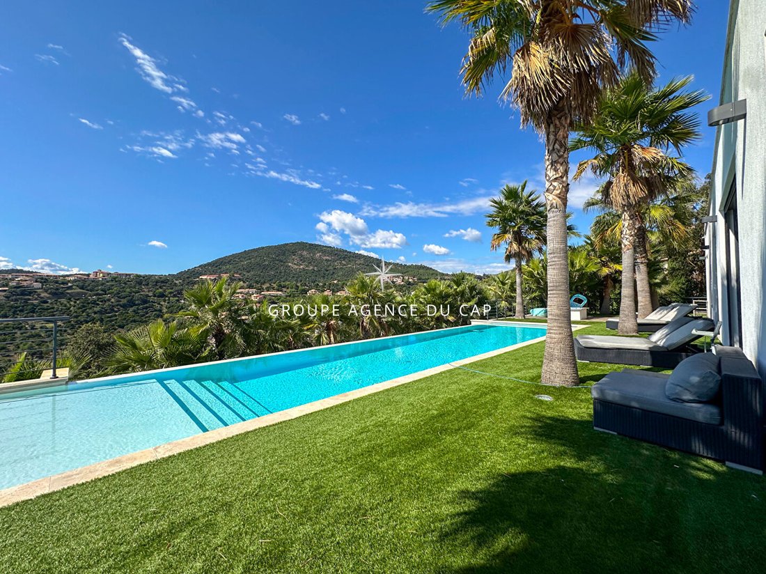 Villa in Les Issambres, Roquebrune-sur-Argens, France 3 - 14779551