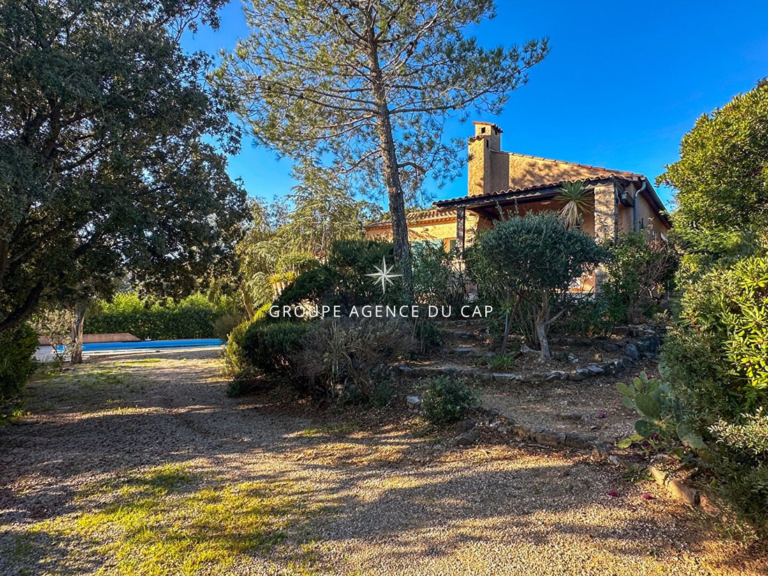 Villa in Frejus, Provence-Alpes-Côte d'Azur, France 2 - 15474074