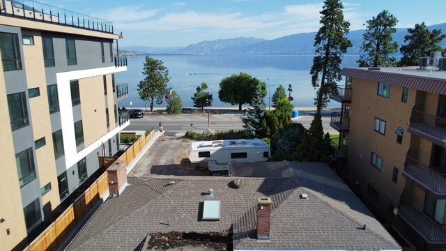 House in Penticton, British Columbia, Canada 2 - 17051465