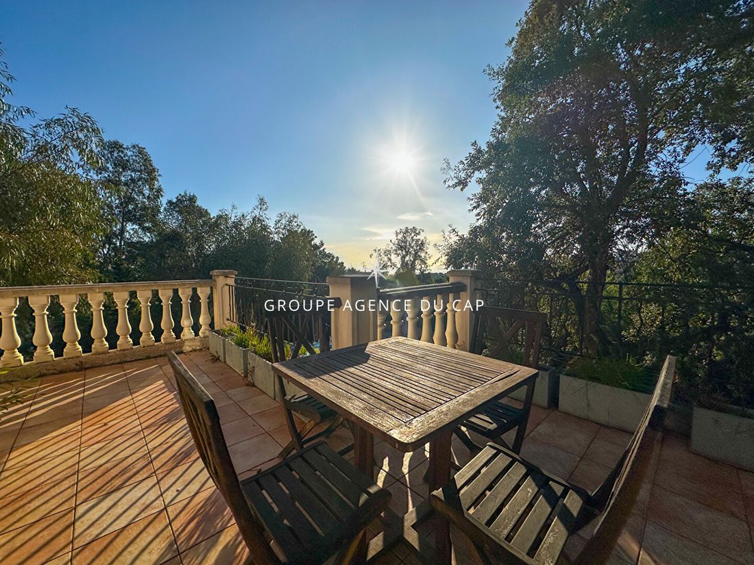 Villa in Frejus, Provence-Alpes-Côte d'Azur, France 3 - 15474074