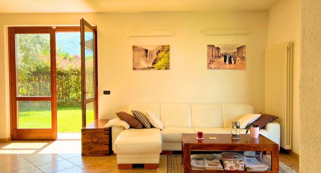 House in Porto Valtravaglia, Lombardy, Italy 2 - 17050694