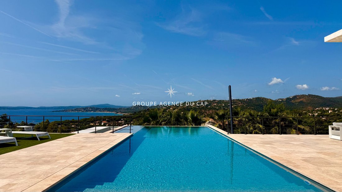 Villa in Les Issambres, Roquebrune-sur-Argens, France 4 - 16969015