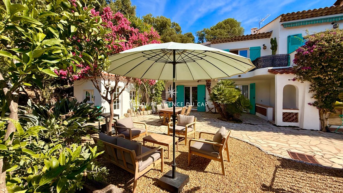 Villa in Les Issambres, Roquebrune-sur-Argens, France 4 - 13090446