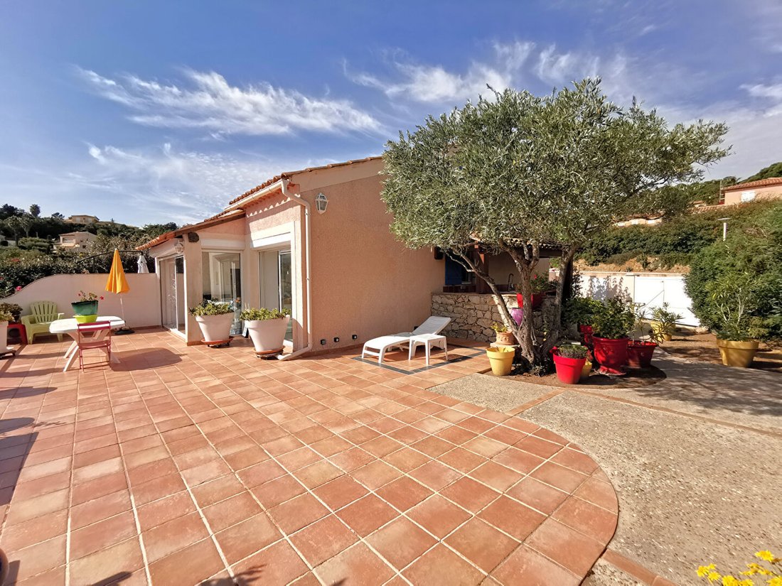 Villa in Les Issambres, Roquebrune-sur-Argens, France 2 - 16968843