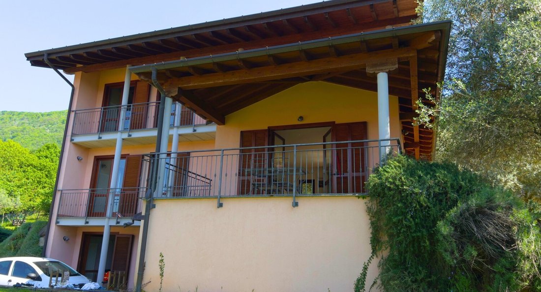 House in Porto Valtravaglia, Lombardy, Italy 1 - 17050694