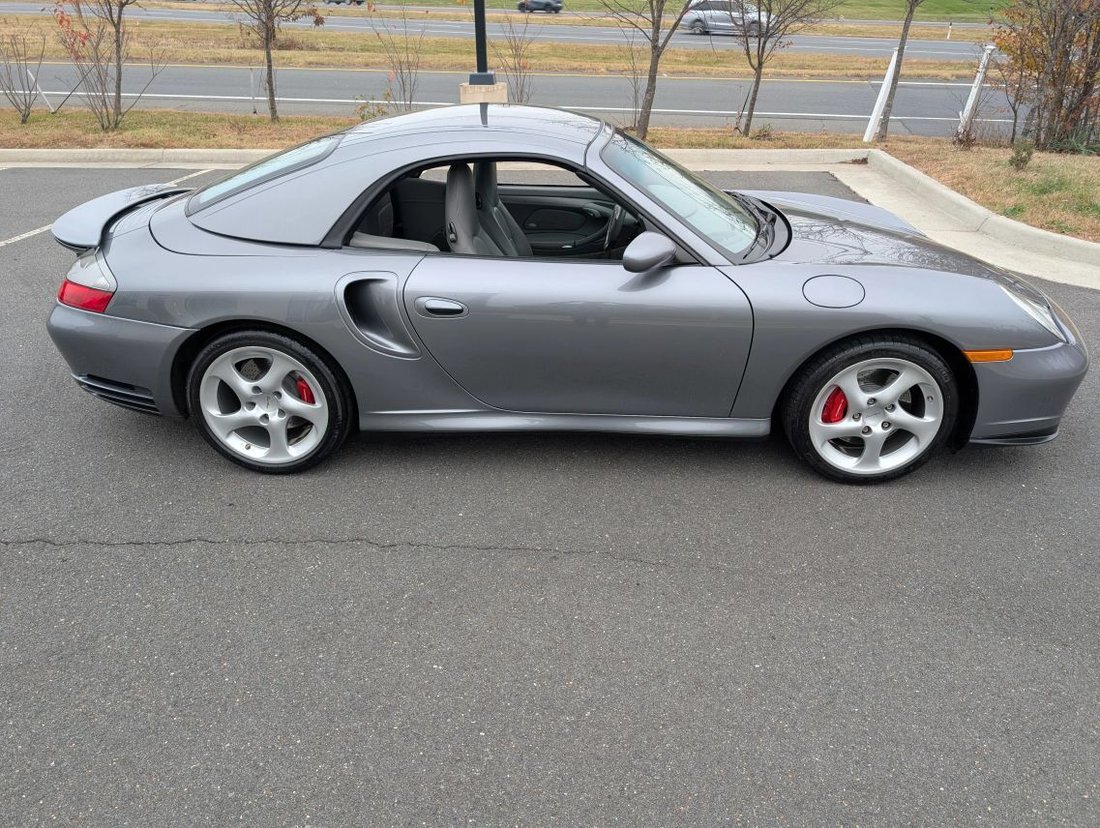 Cabriolet in Ashburn, VA, United States 3 - 16677399