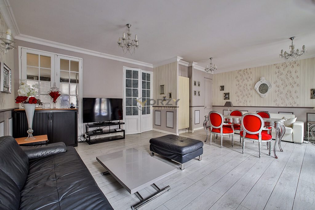 Apartment in Louis Blanc-Aqueduc, Paris 10e Arrondissement, Paris 1 - 17052897