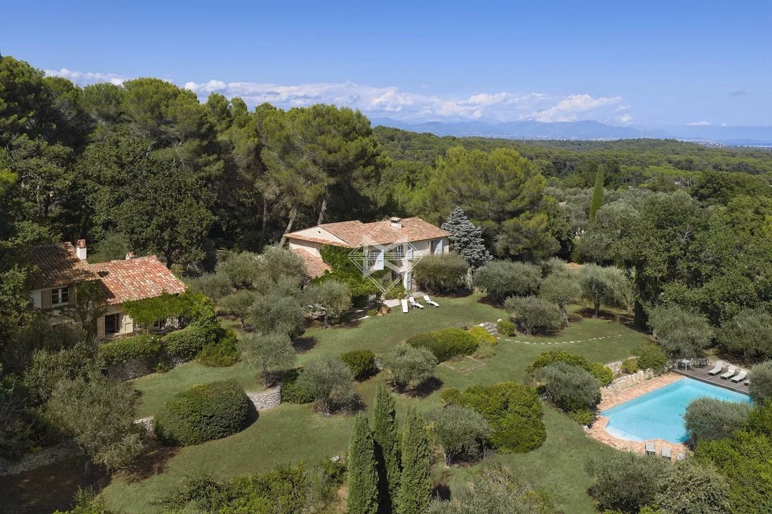 Villa in Mougins, Provence-Alpes-Côte d'Azur, France 1 - 17053928