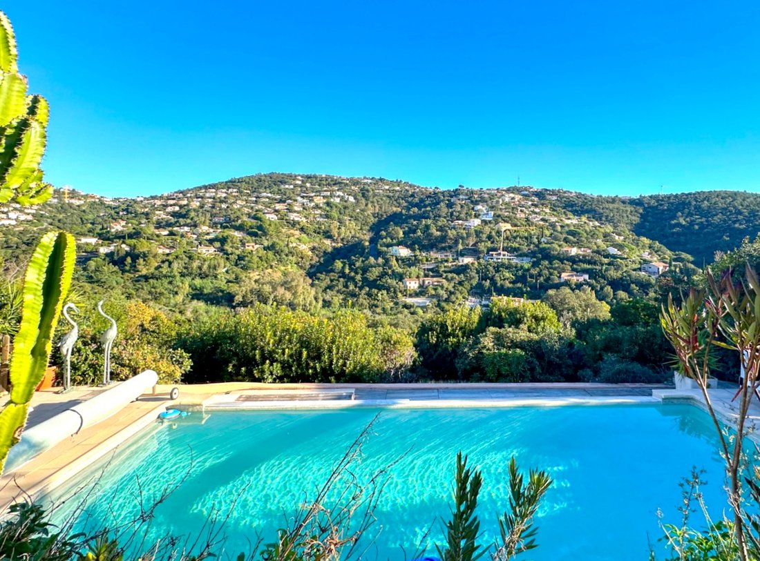 Villa in Les Issambres, Roquebrune-sur-Argens, France 5 - 15043458