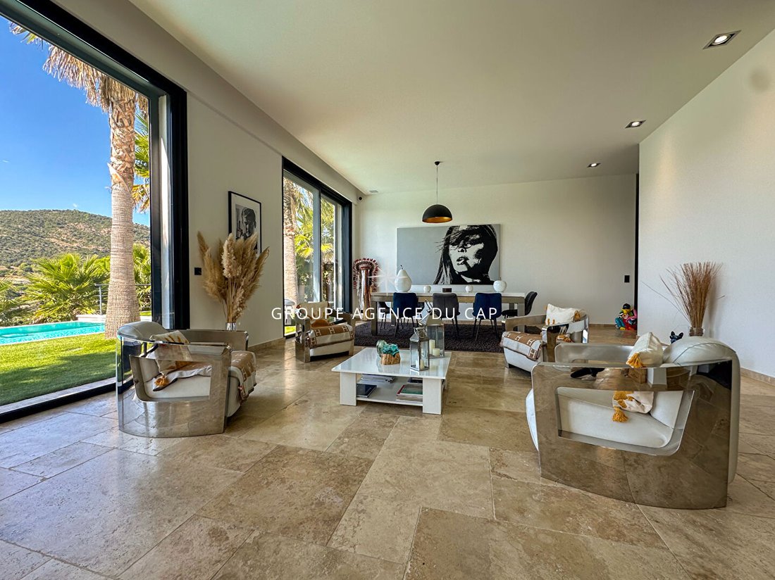 Villa in Les Issambres, Roquebrune-sur-Argens, France 4 - 14779551