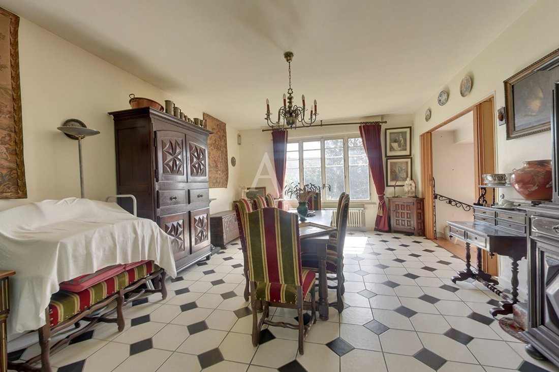 Villa in Arrondissement of Bobigny, Ile-de-France, France 1 - 17047742