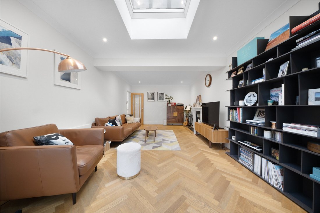 House in Knaphill, Woking, England 4 - 17050939