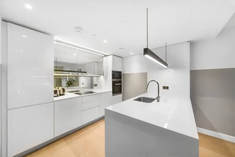Apartment in White City, Hammersmith and Fulham, England 3 - 17055565