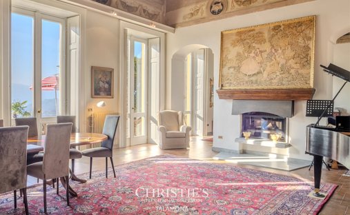 Villa in Besozzo, Lombardy, Italy 1