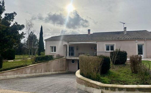 Villa in Casseneuil, Nouvelle-Aquitaine, France 1