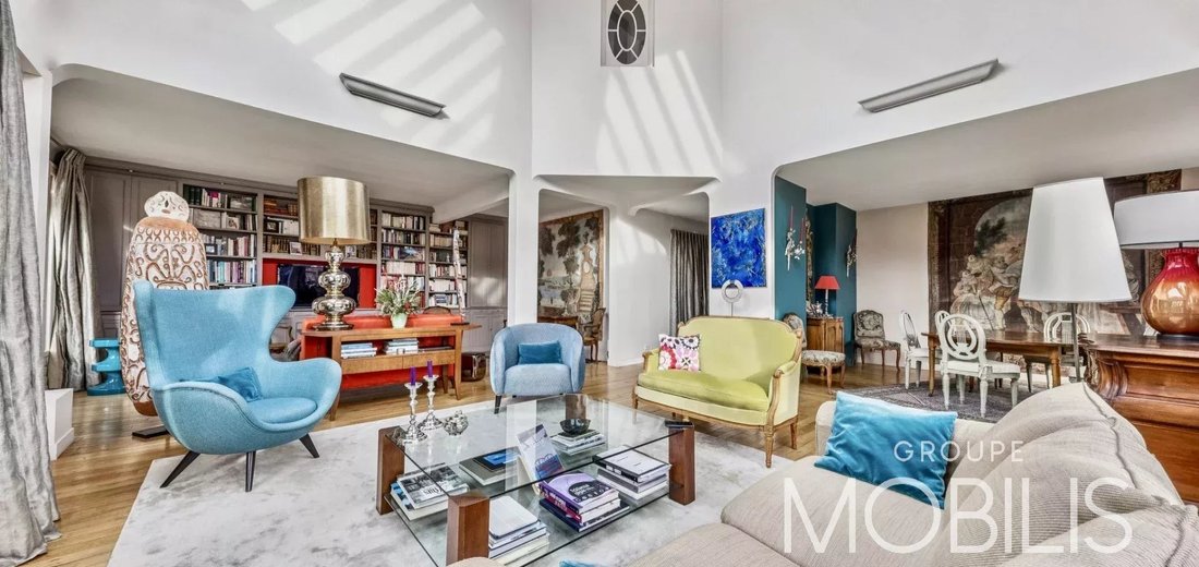 Apartment in Ecole Militaire, Paris 7e Arrondissement, Paris 2 - 17048396