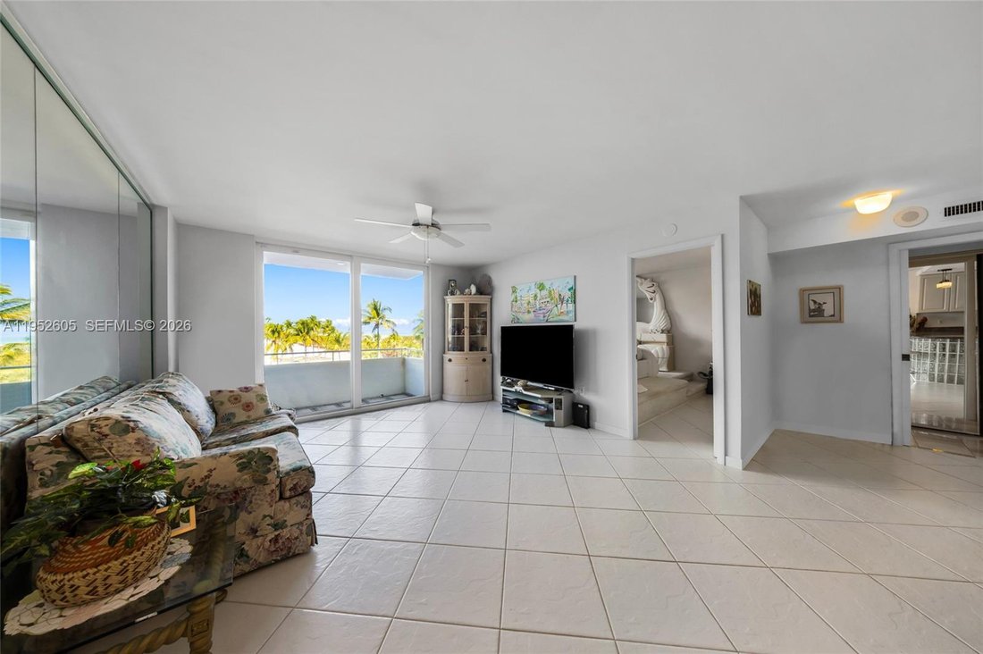 Condo in Miami Beach, Florida, United States 4 - 17051645