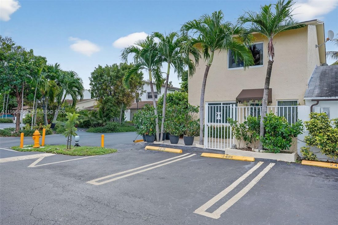 House in Miami, Florida, United States 1 - 17059529