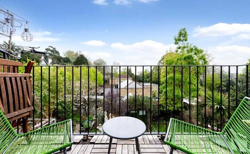 Apartment in Holly Village, Haringey, England 1