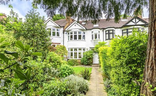 Haus in Holly Village, Haringey, England 1