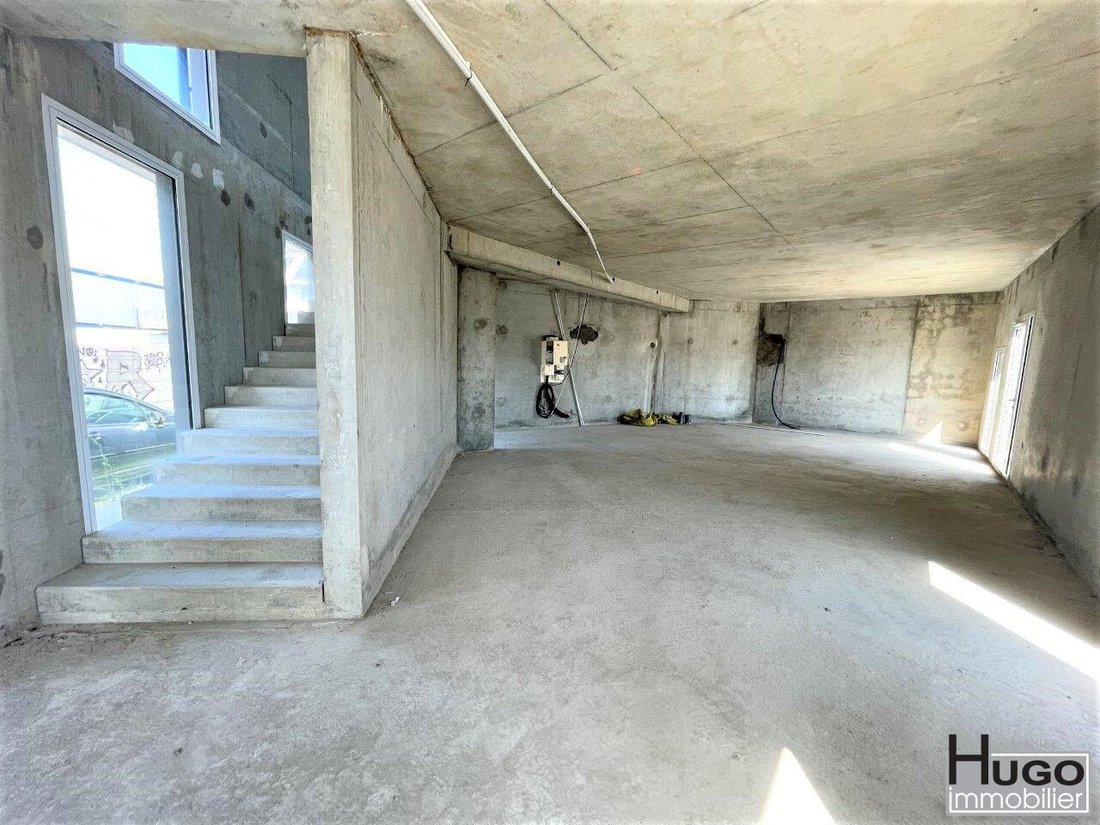 La Bastide, Bordeaux, France 2 - 17047461