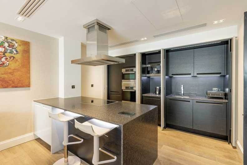 Apartment in Holland Park, Kensington And Chelsea, England 3 - 17055410