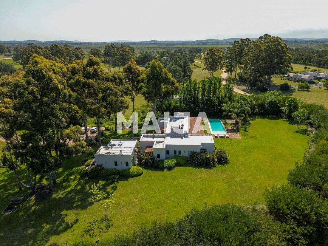 House in San Carlos, Maldonado Department, Uruguay 2 - 17050290