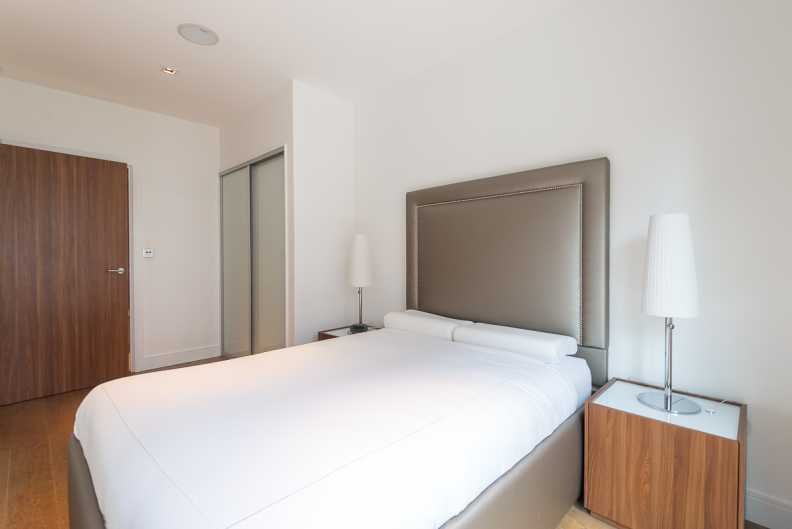 Apartment in Ealing (London Borough of Ealing), Ealing, England 4 - 17055359