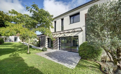 Villa in Orgeval, Ile-de-France, France 1