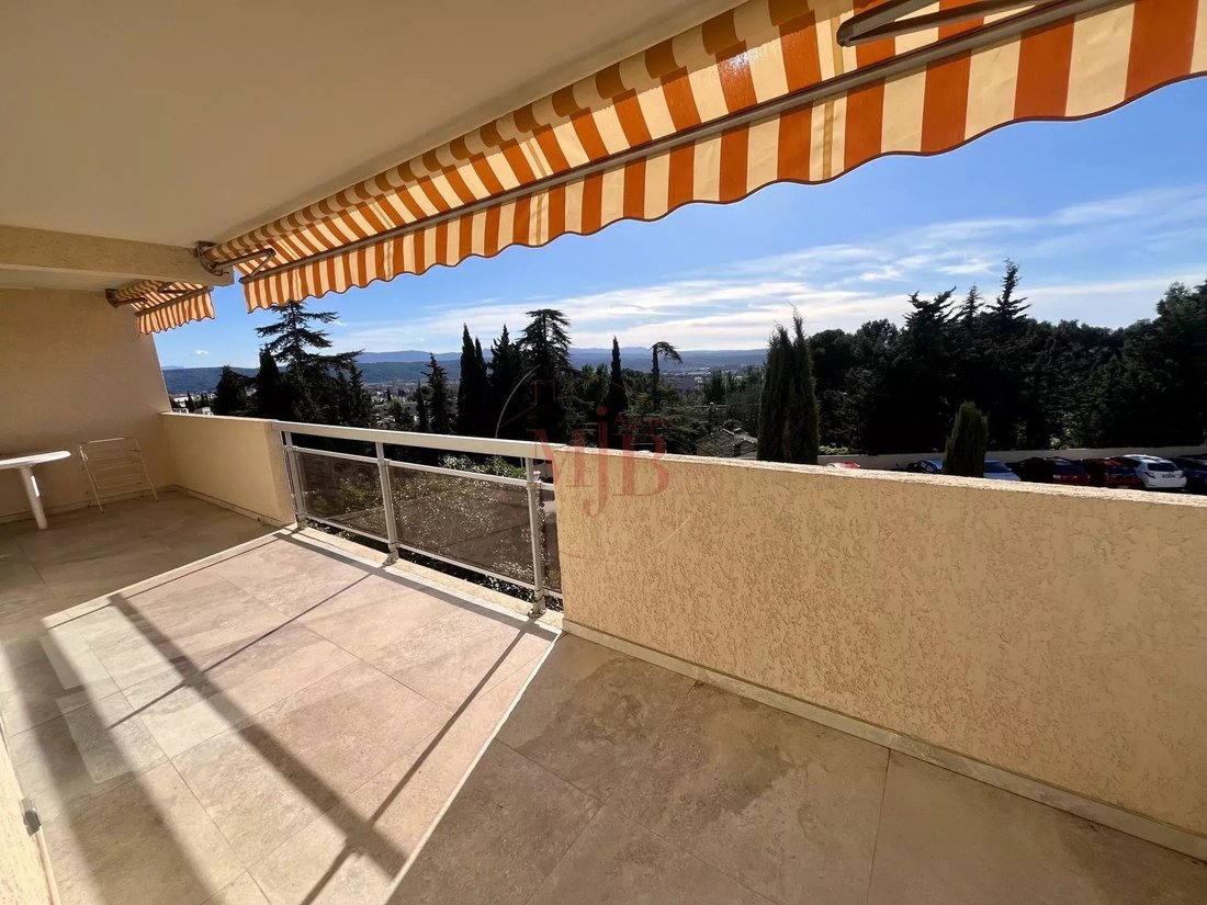 Apartment in Mazenod-Bellevue-Saint Donat-Banon, Aix-en-Provence, France 1 - 17049140