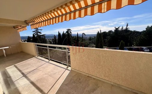 Apartment in Mazenod-Bellevue-Saint Donat-Banon, Aix-en-Provence, France 1