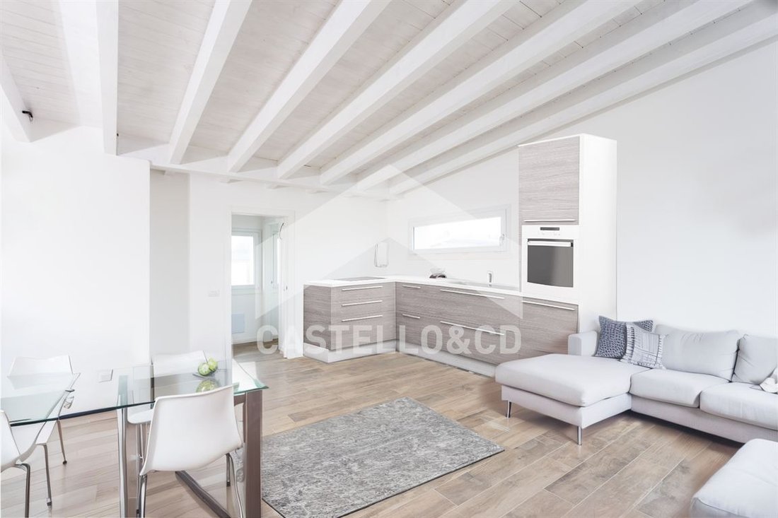 Villa in Moniga del Garda, Lombardy, Italy 1 - 17057499