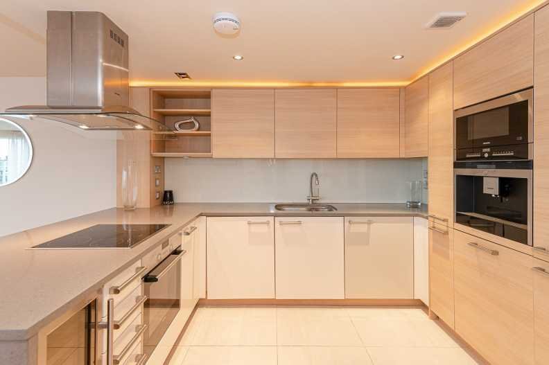 Apartment in Walham Green, Hammersmith and Fulham, England 2 - 17055506
