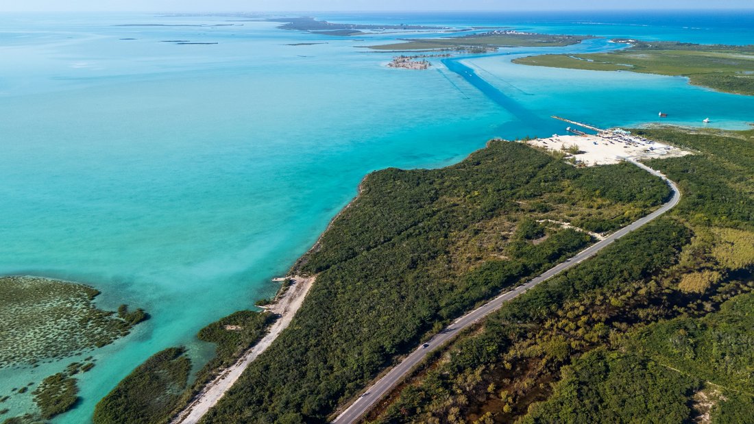 Land in Sandy Point, Caicos Islands, Turks and Caicos Islands 2 - 17060078