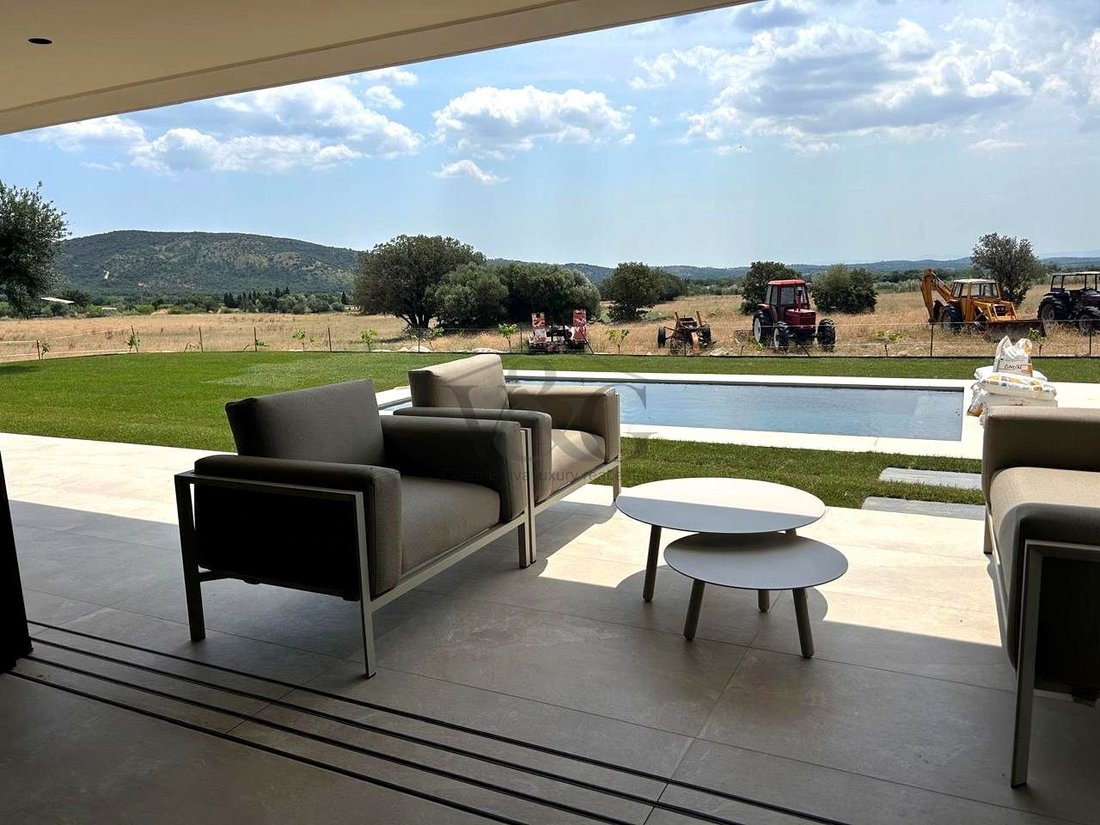 Villa in Sant Climent Sescebes, Catalonia, Spain 1 - 17048328