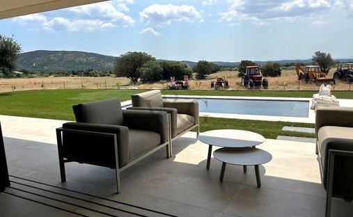 Villa in Sant Climent Sescebes, Catalonia, Spain 1